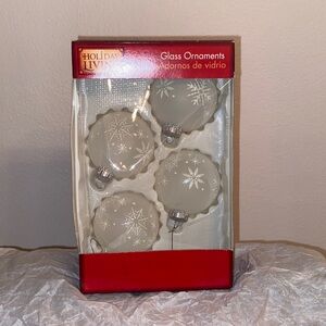 HOLIDAY LIVING Glass Ornaments with Glitter Snowflake Pattern Set of 4 NWT